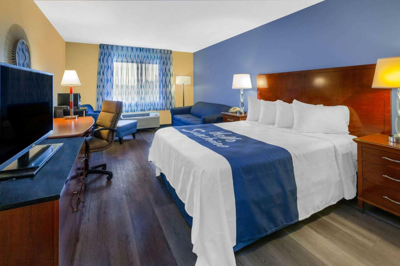 Days Inn By Wyndham Milan Sandusky South Εξωτερικό φωτογραφία